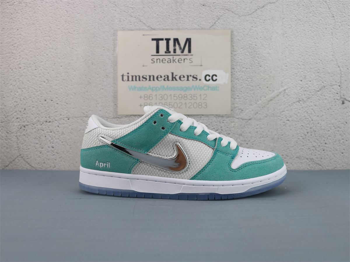 M Batch April Skateboards x Nike SB Dunk Low Pro QS FD2562-400